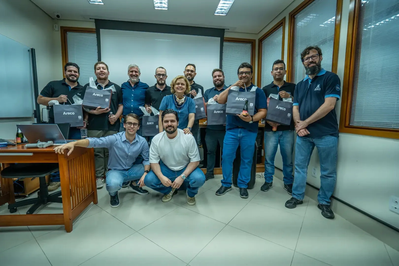 Areco cria modelo de sociedade partnership.